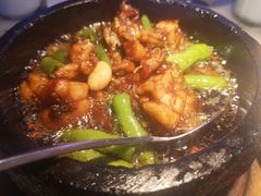 石锅杭椒牛蛙-桂满陇天书(南京德基旗舰店)