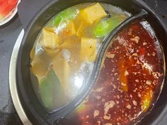 -沸炉重庆老火锅(军事博物馆店)
