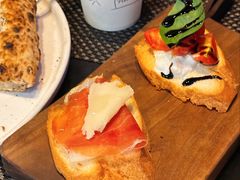 普切塔-老鲨鱼披萨店