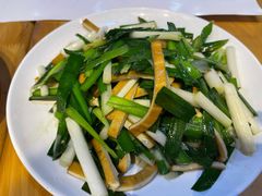 韭菜炒豆腐干-二孃鸡爪爪(双楠店)