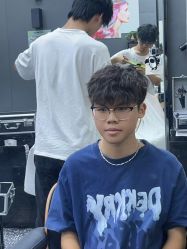 -藤野造型专业烫染接发