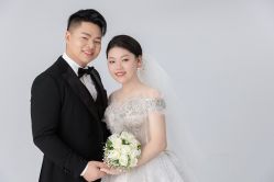 点击看大图 -挪娅婚纱摄影皇家会所