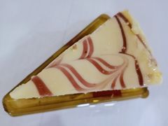 -红宝石·鲜奶小方·海派西点房(南丹店)