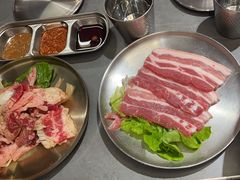 -围炉肉舍丹东海鲜烤肉·烤活鳗(步行街店)