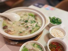 野菌桂鱼浓汤配脆米-港丽餐厅