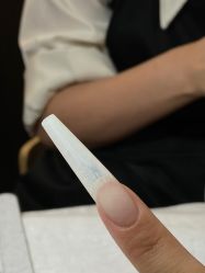 -花岐款式专研健康美甲沙龙