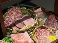 -山川小町·极番烧肉(新地假日广场店)
