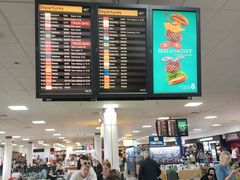 -格拉斯哥国际机场