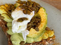 牛油果吐司-BOR Eatery(安福路店)