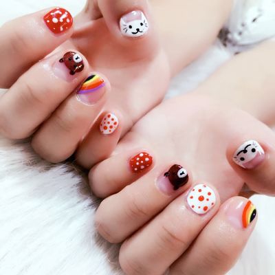 来自会飞的海豚的美甲图