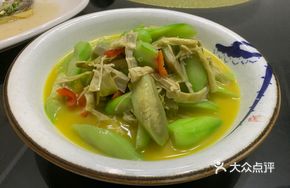 Bamboo Shoots Braised with Loofah