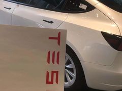 -TESLA 特斯拉(上海太古汇体验店)