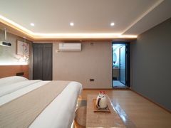 -闲隅江景艺术酒店(解放碑洪崖洞总店)