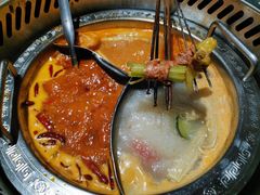 鸳鸯锅-钢管厂五区小郡肝串串香火锅(人民广场店)