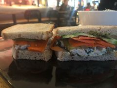 鸡肉甘蓝菜三明治-Moka Bros 摩卡站(西单大悦城店)