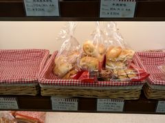 -红宝石·鲜奶小方·海派西点房(金杨店)