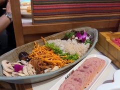 -老牌坊云南鱼豆花火锅(哈西万达店)
