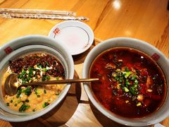 -呼啦面馆·头牌豌杂面(爱琴海店)