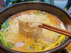 -银米·云南传统过桥米线(双廊黑金冠店)