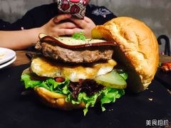 -HIGH FIVE哈福手工汉堡(桂林路店)