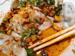 -爆炸头阿姨小四川正宗川味小吃(无任何分店)