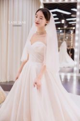 -Lady  Jane高端婚纱礼服馆