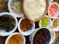 -包整·丝娃娃(一览甲秀楼风景店)