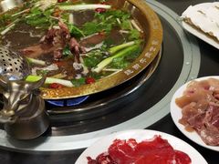 -周老三跷脚牛肉·全牛火锅(非遗传承店)