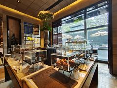 面包甜点陈列柜-深圳四季酒店·馥自助餐厅