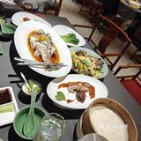 这家京菜店的烤鸭也太好吃了吧