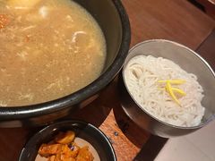 -银米·云南传统过桥米线(双廊黑金冠店)