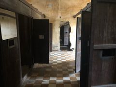 -吐斯廉屠杀博物馆