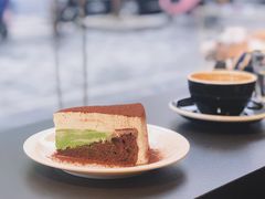 巧克力抹茶蛋糕-black rainbow coffee