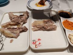 -三江源美食城