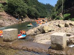 -安吉龙王山峡谷漂流
