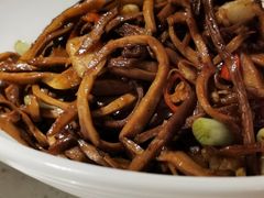 -江渔儿酸菜鱼(奥园广场金发购物中心店)