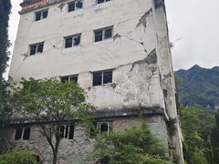 -四川汶川特大地震漩口中学遗址