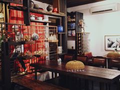 -Cuc Gach Quan Restaurant