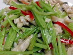 芹菜炒鲜核桃-懋隆金阁·博山菜