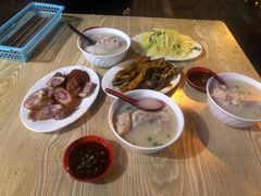 -雷祖芳老妈蹄花店