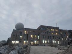 -黄山光明顶山庄