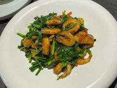 韭菜苔炒河虾-湖里春风·淮扬菜(丽泽天街店)