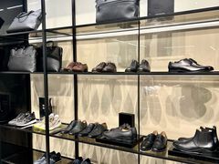 -百年港湾奥特莱斯(香炉礁店)