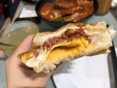 招牌咸牛肉芝士猪仔包-华嫂冰室(尖沙咀店)