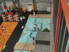 -极限PLAY运动娱乐新世界·团建派对表演休闲馆·室内高空游乐园