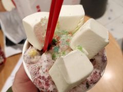 疯狂草莓派对暴风雪-DQ·蛋糕·冰淇淋(徐东销品茂店)