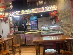 -爆炸头阿姨小四川正宗川味小吃(无任何分店)