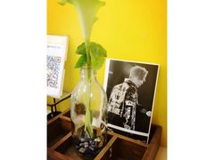 -志龙皇冠吃货椰子铺