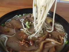 -花溪巷牛肉粉(泉城路店)