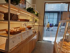 面包甜点陈列柜-前进麦味·天然烘焙(凯德1818店)